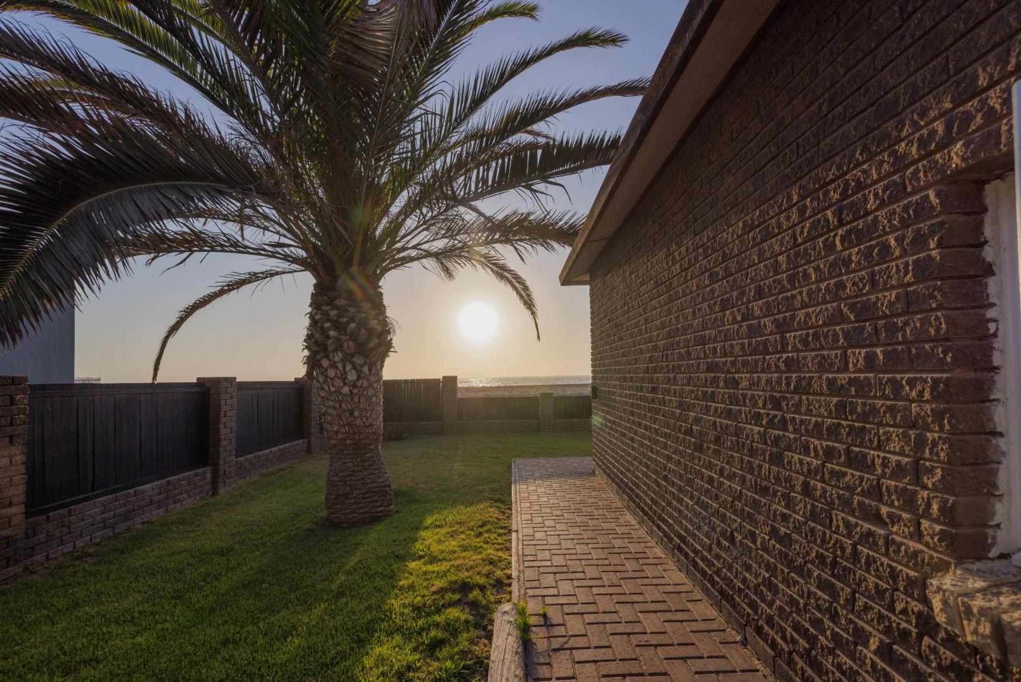 Swakopmund Seafront Cottage Екстер'єр фото